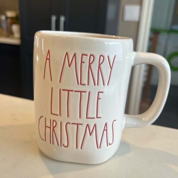 Rae Dunn Christmas mug - Picture 2 of 5